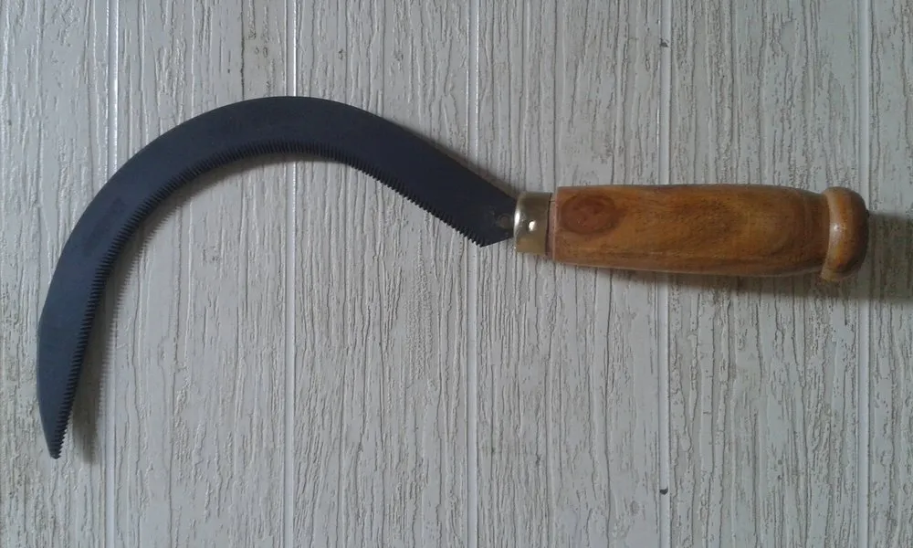 Faucille à main